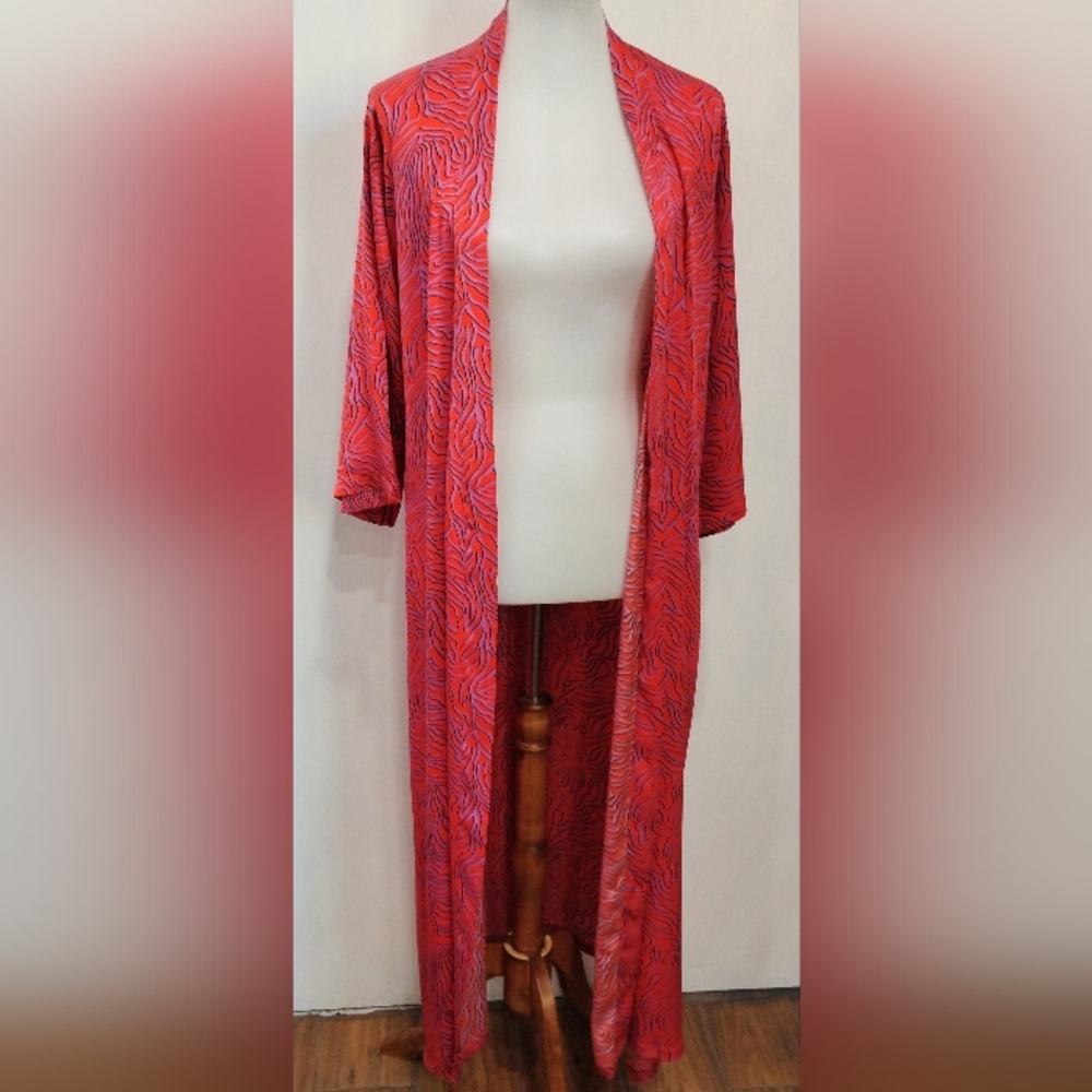 TUCKER MOSTLY SILK ROBE - Picture 6 of 9